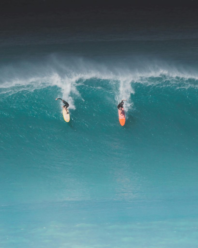 Couple surf